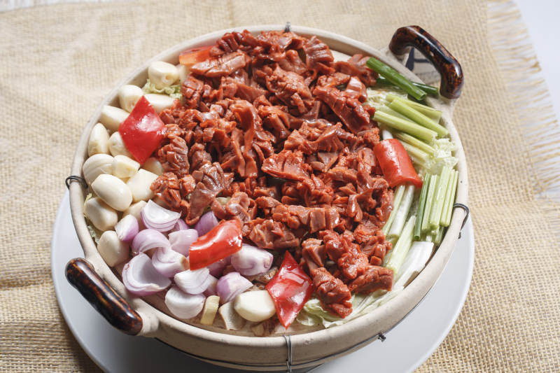 砂锅蒜子生啫鸡胗花图片