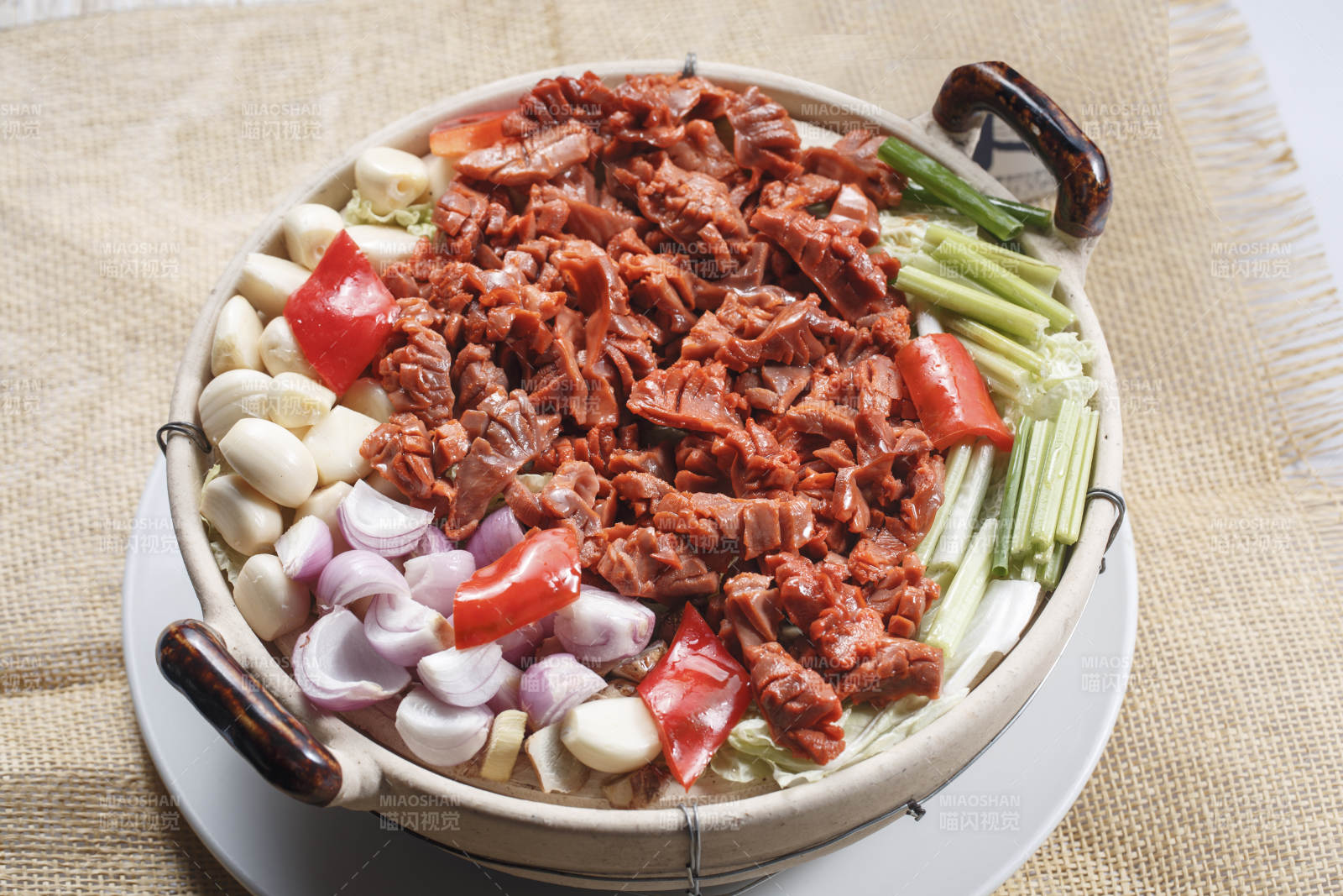 砂锅蒜子生啫鸡胗花图片