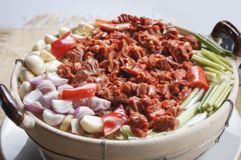 砂锅蒜子生啫鸡胗花图片