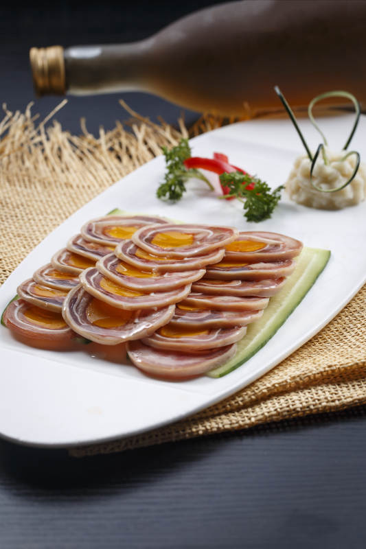 鱿鱼猪耳鸭蛋卷切片图片