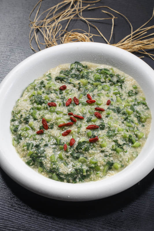 枸杞滋补蔬菜粥图片