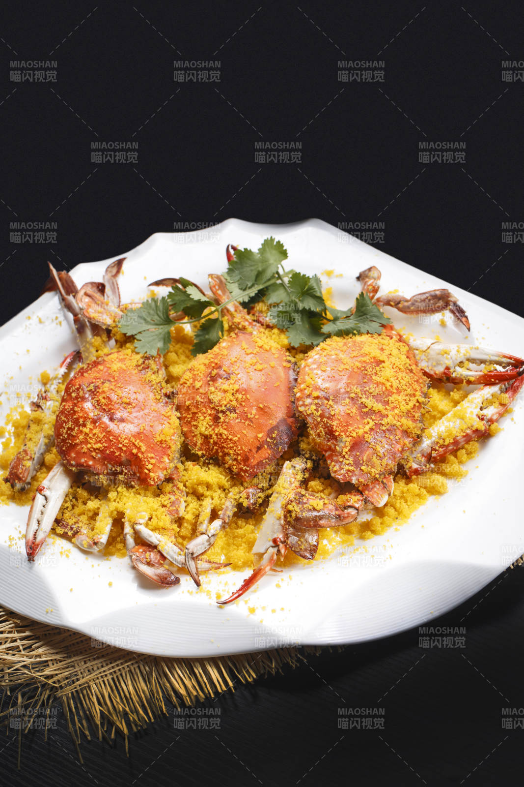 红焖鲍鱼鸡翅煨黄面糕图片