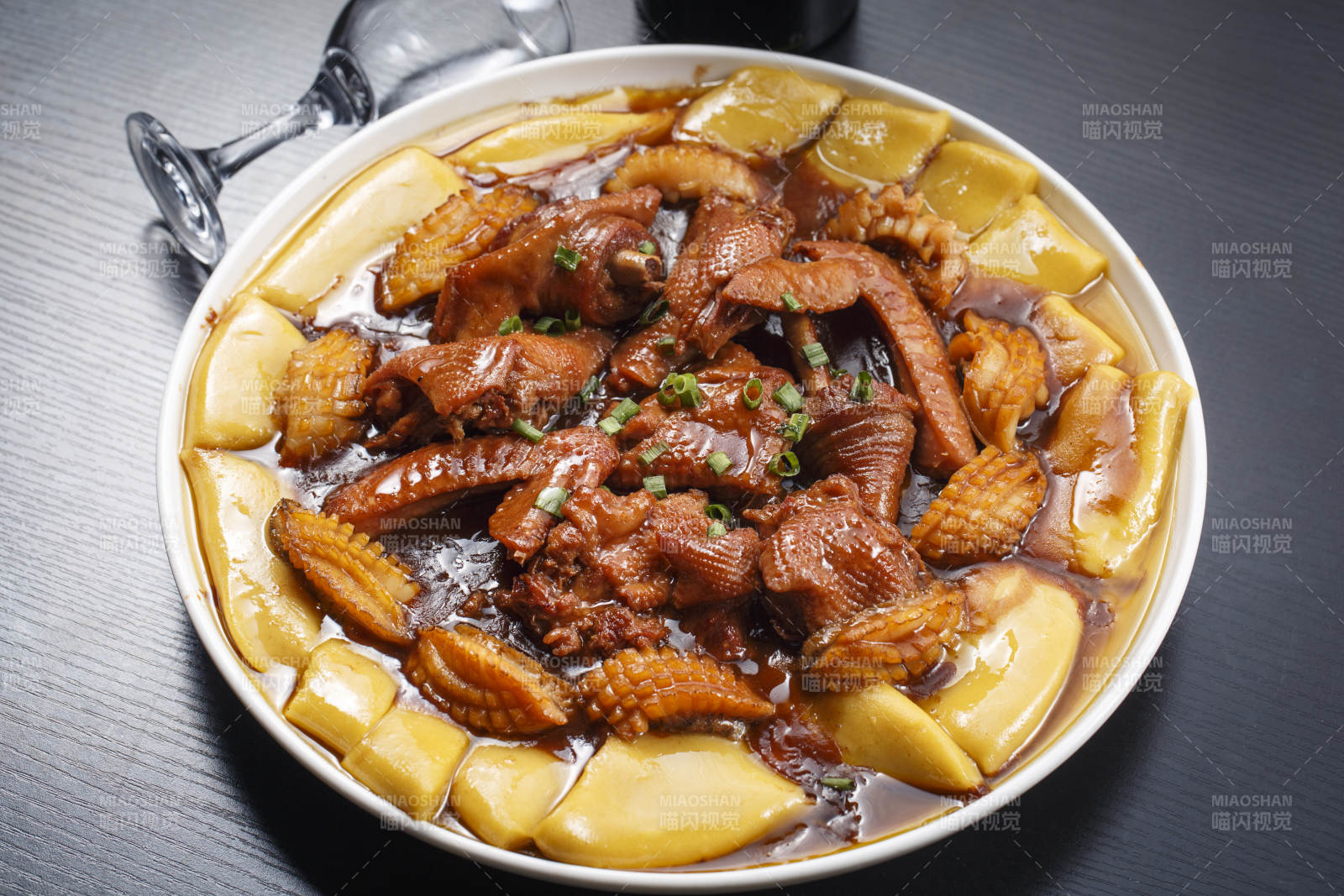 土豆炖鲍鱼图片