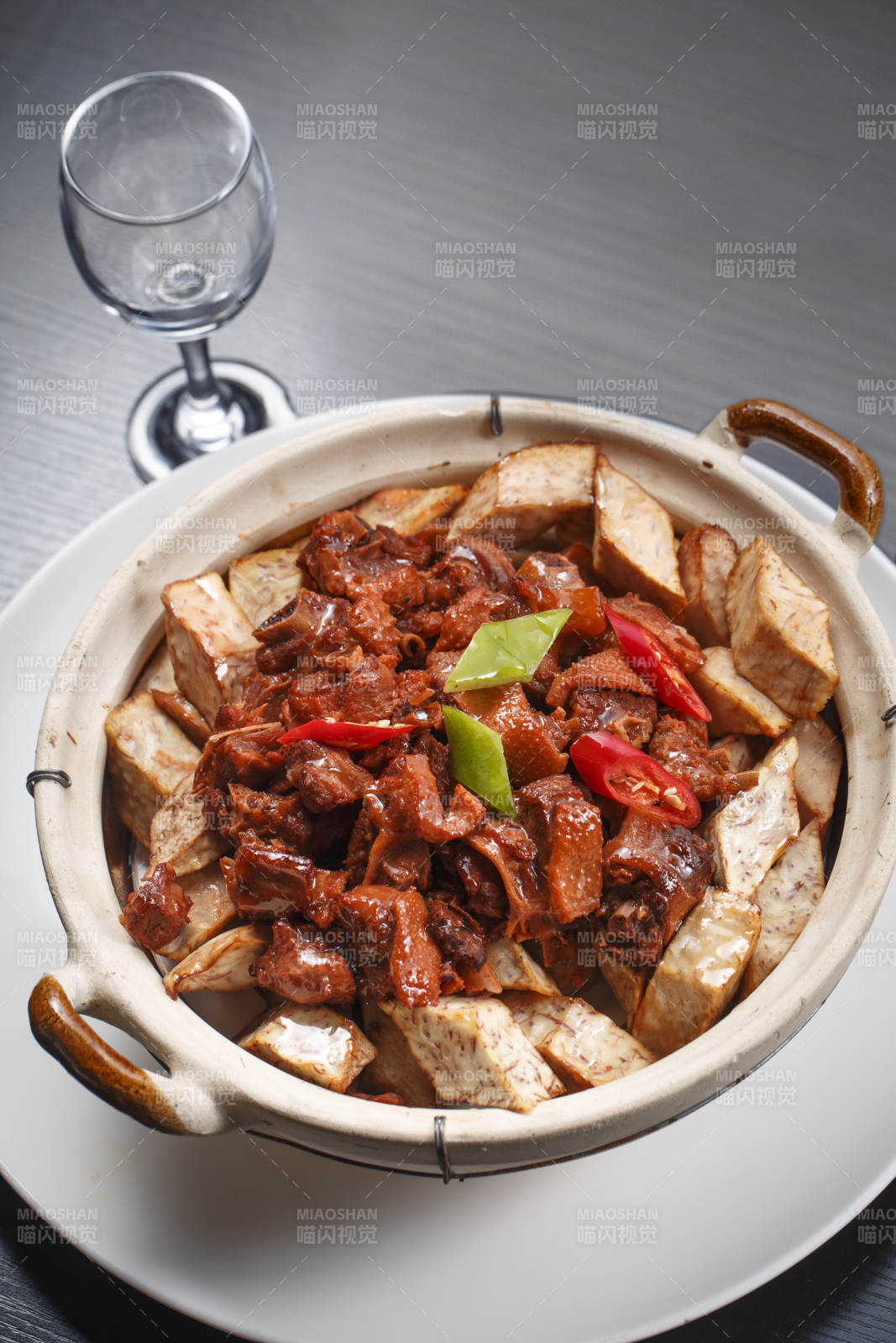 生啫荔浦芋头土鸡煲图片