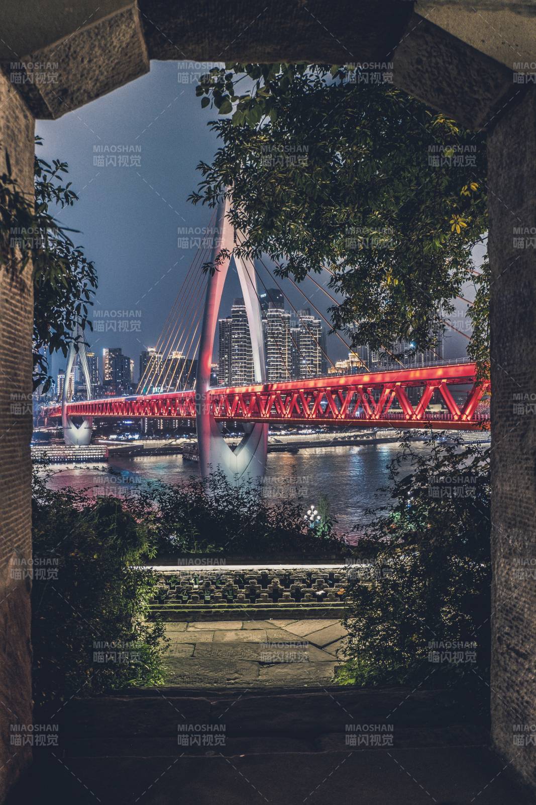 重庆市东水门大桥夜景图片