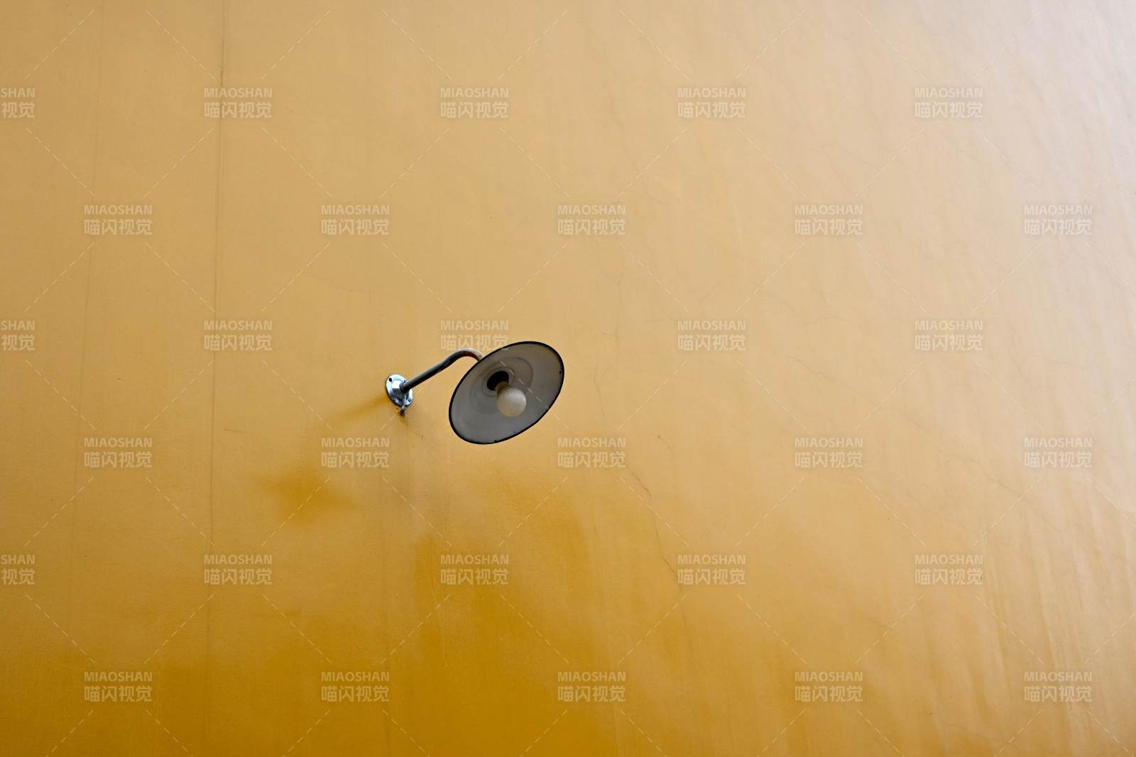 墙上灯 苏州寒山寺图片