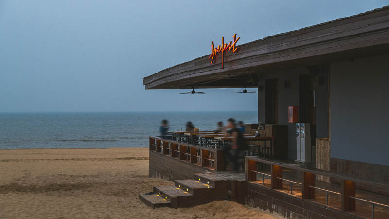 阿那亚海边酒吧夜景图片