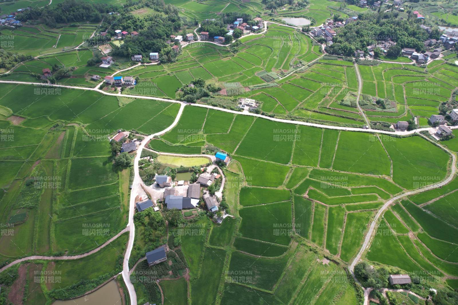 广安市石笋镇白云村田园风光航拍图图片