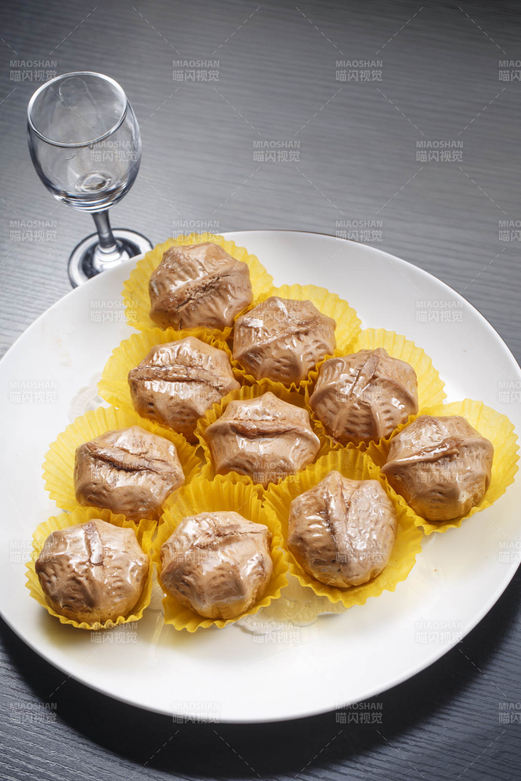 芝麻馅核桃包图片