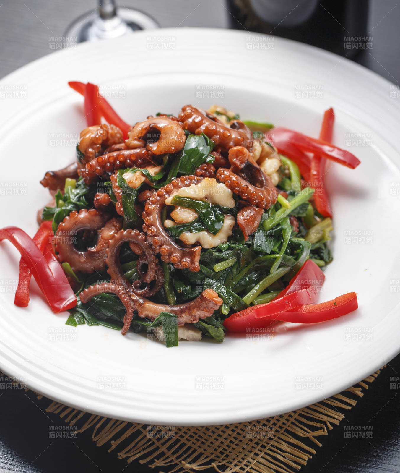 彩椒菠菜小炒鱿鱼须图片