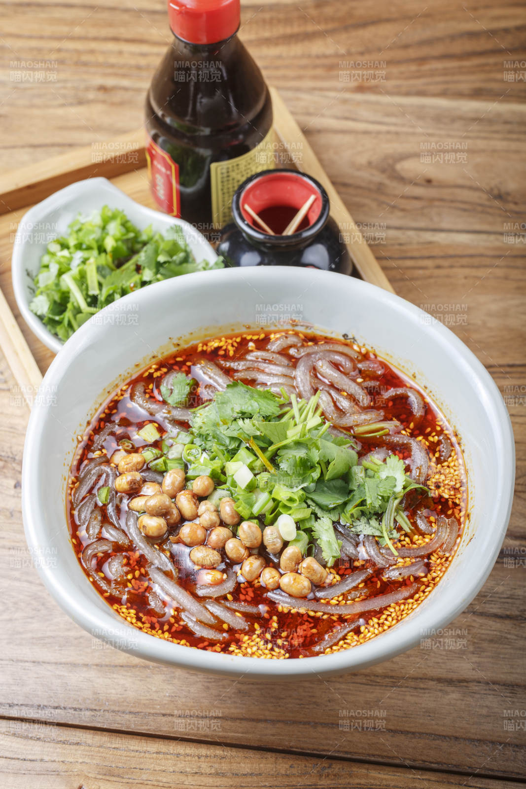 川香红油酸辣粉图片