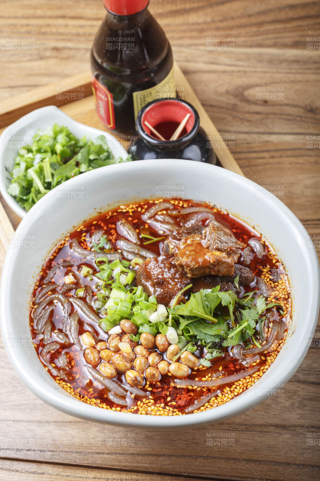 川香红油酸辣粉图片