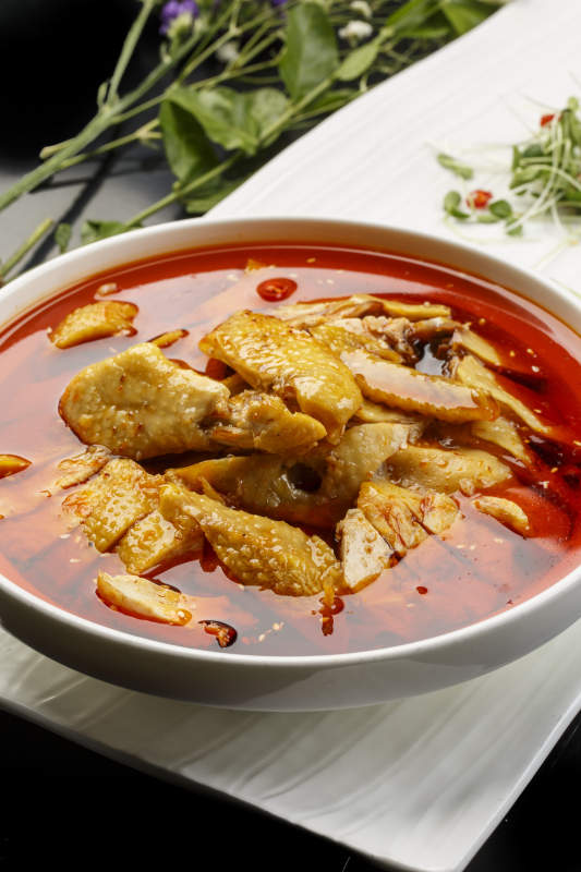 长方形白瓷盘装的麦香红薯条芋头图片