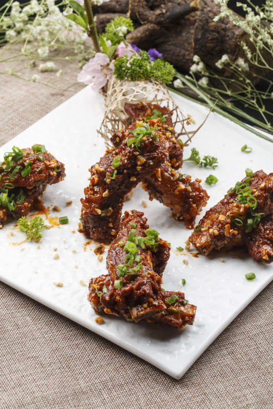 笼屉里摆放的精品肉夹馍图片