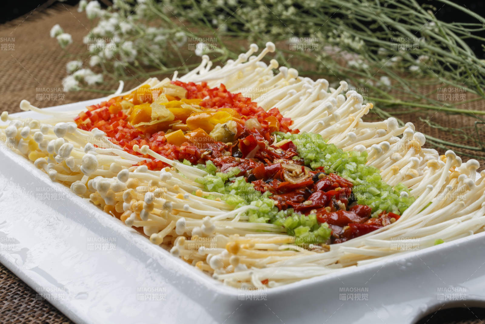 笼屉里摆放的精品肉夹馍图片