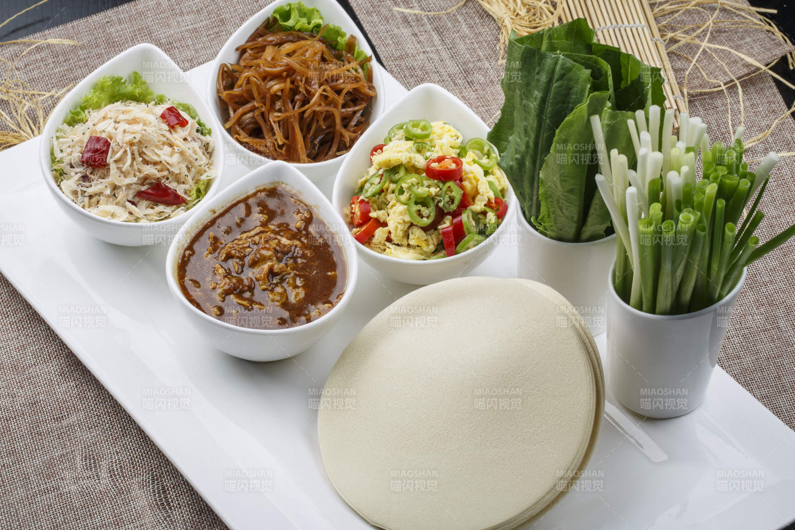 农家老咸菜卷饼图片