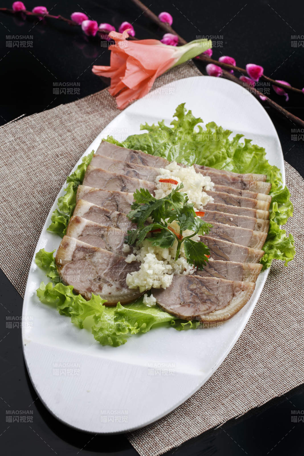 蒜泥冷切猪肘花图片