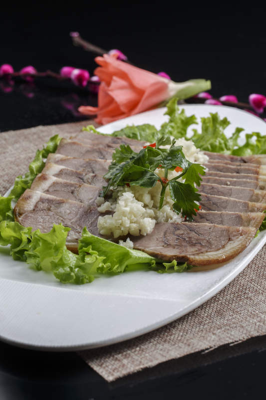 蒜泥冷切猪肘花图片