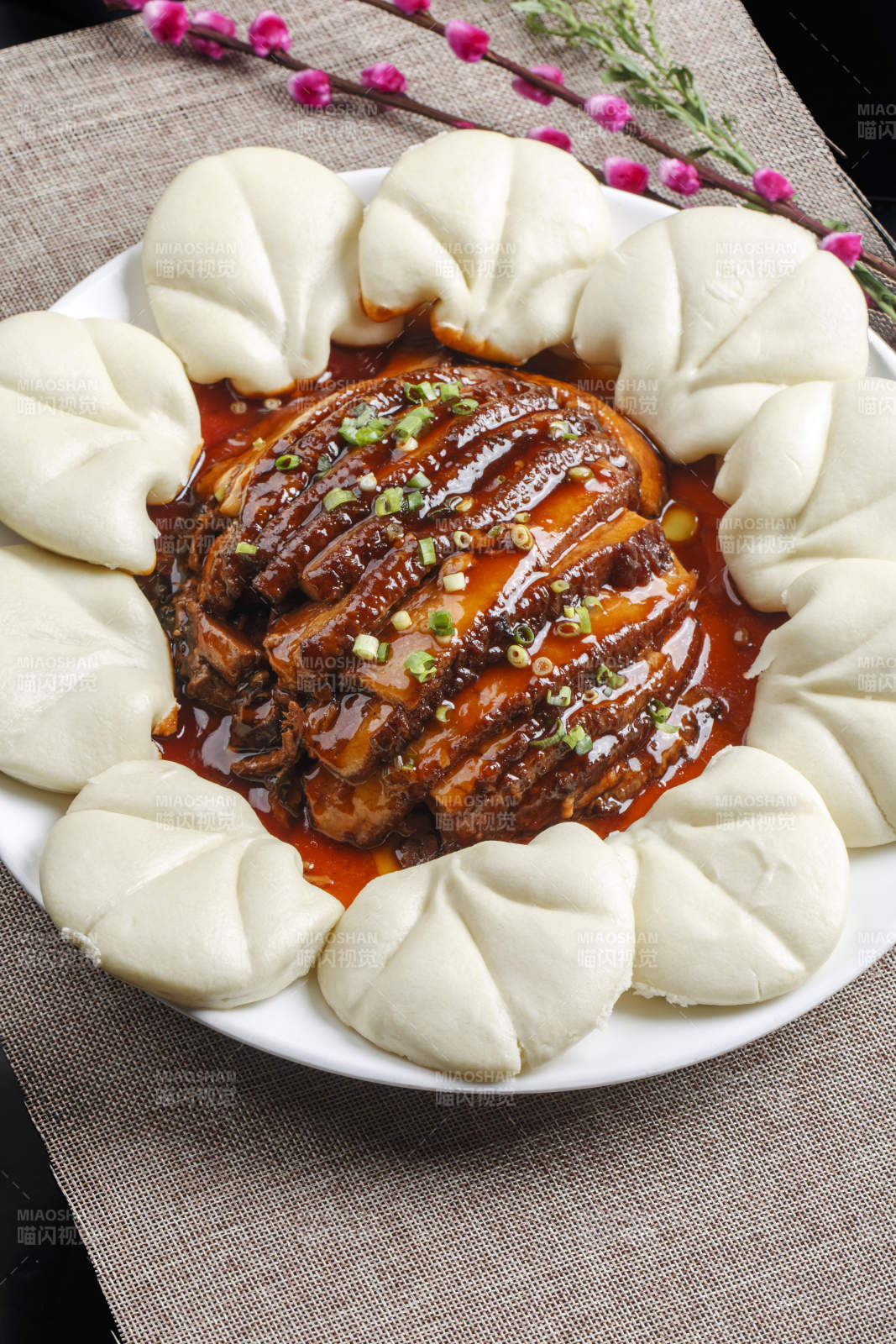 梅干菜扣肉配花馍图片