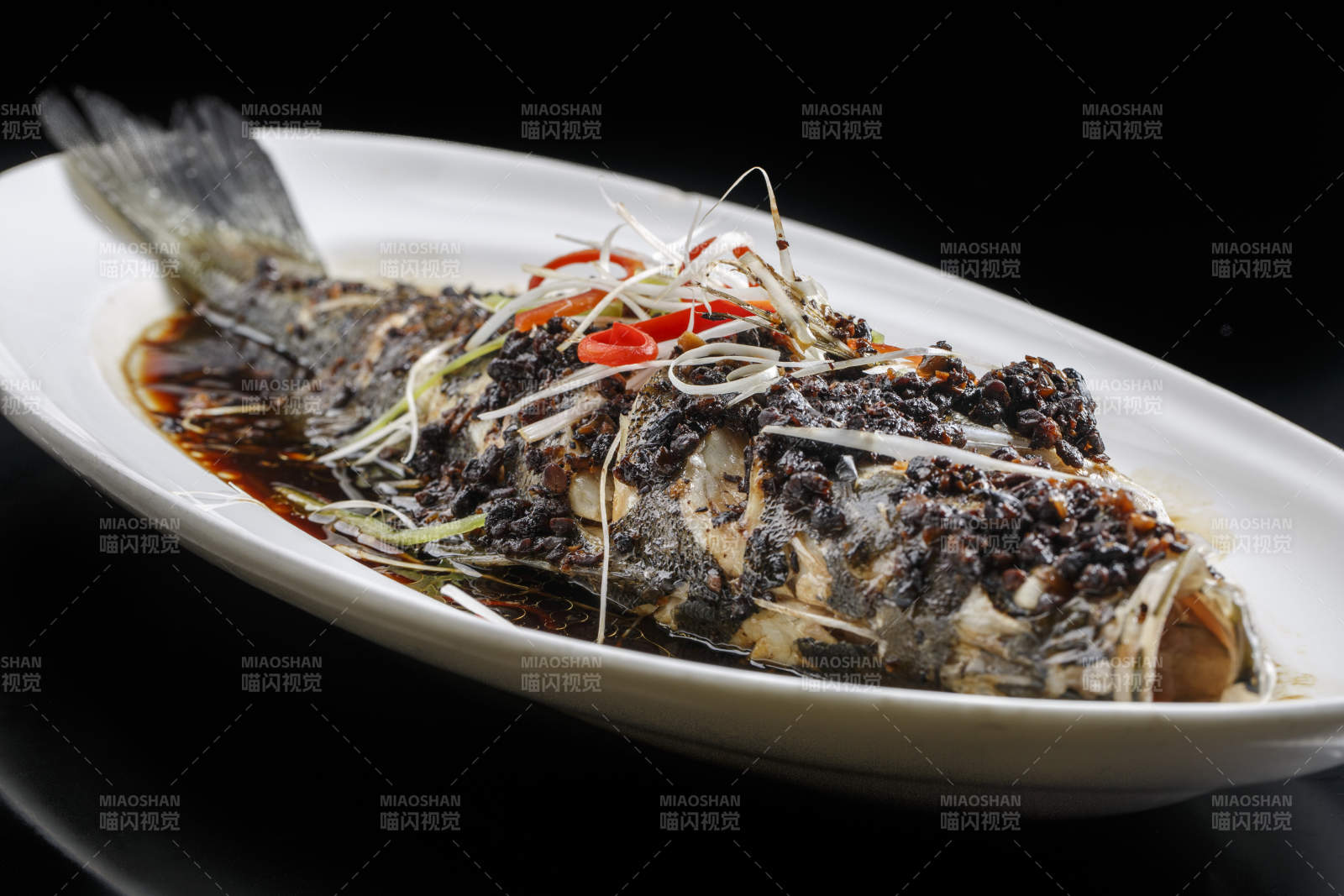 豆豉豉油蒸鲈鱼图片