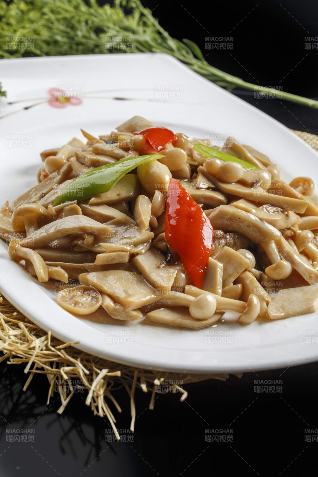 彩椒小炒杂菌图片