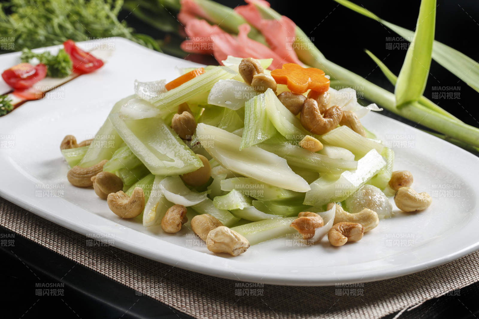 白灼腰果西芹图片