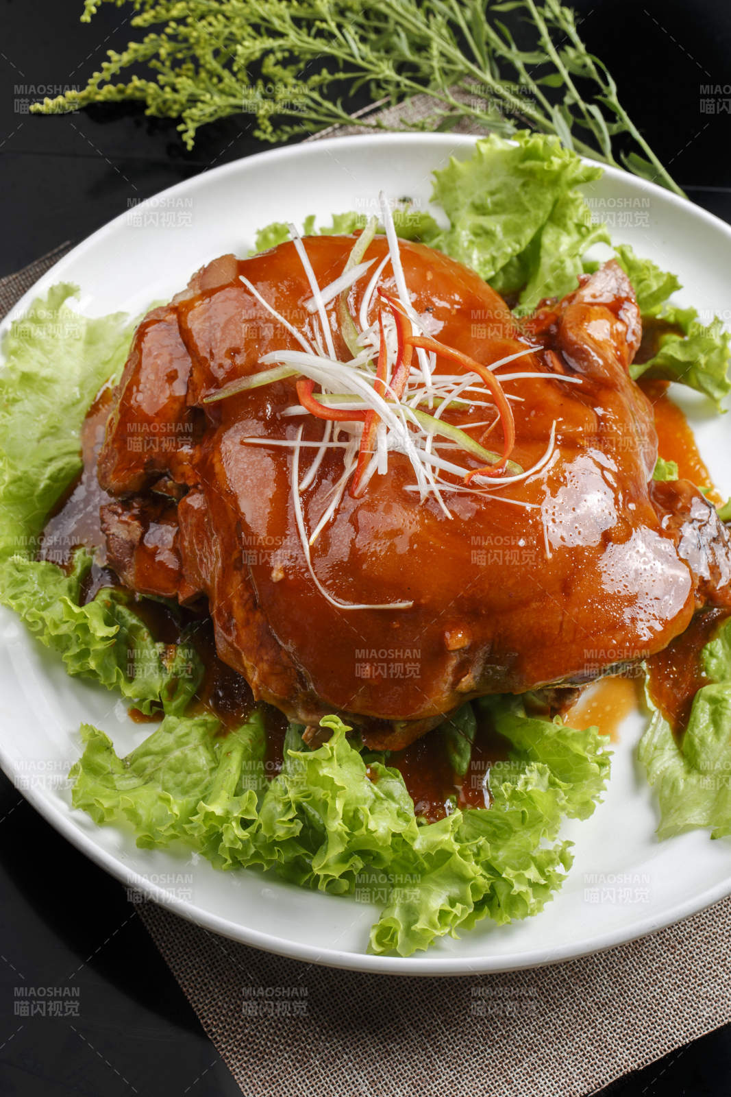 婚宴大菜红扒肘子图片