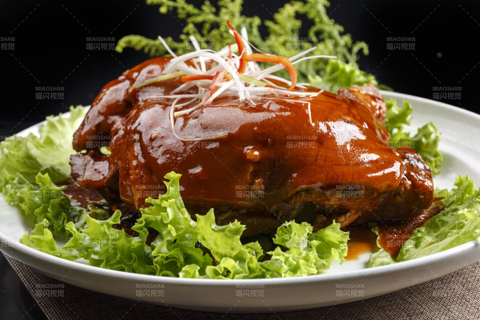 婚宴大菜红扒肘子图片