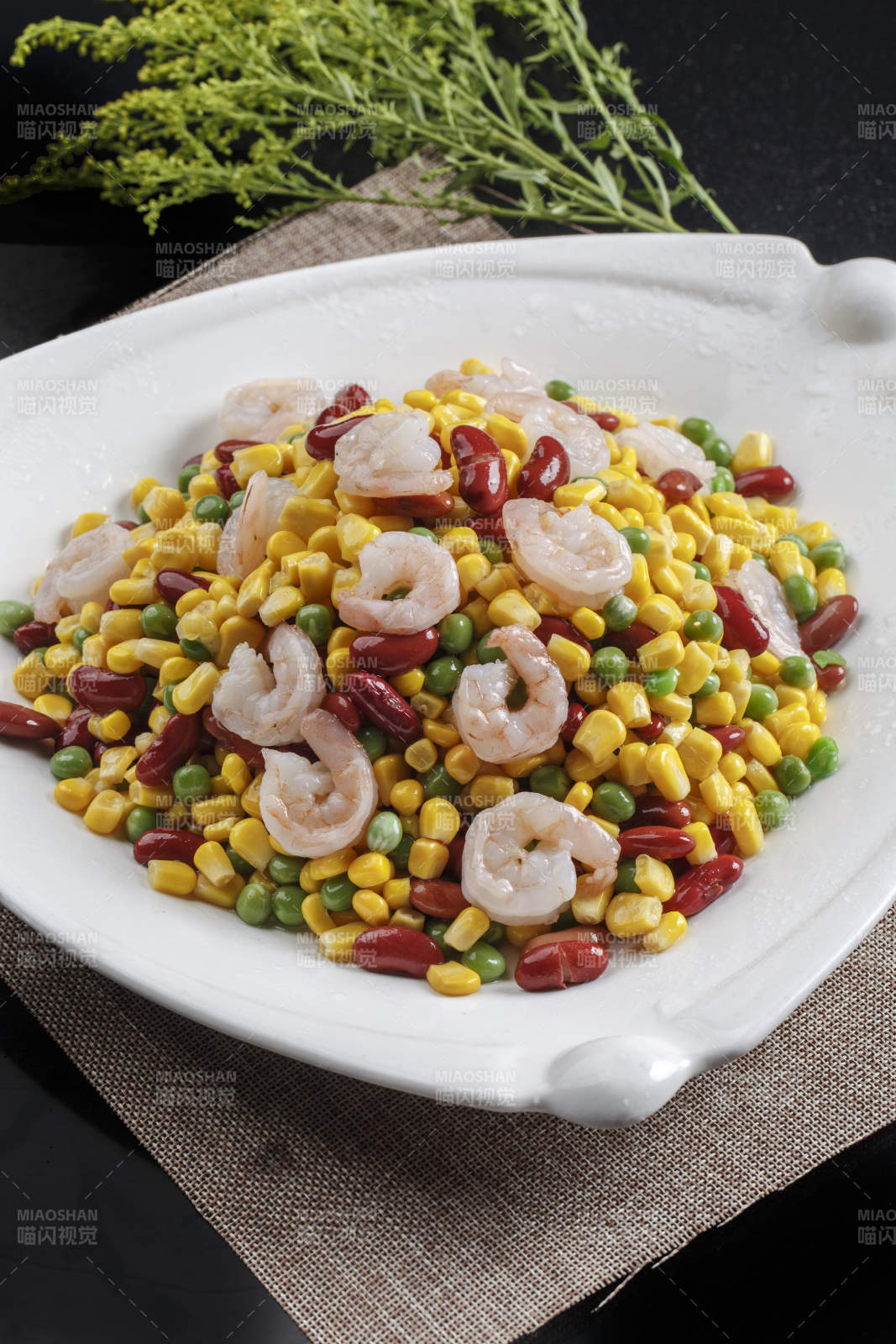 松仁玉米腰豆大虾仁图片