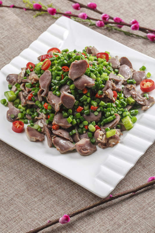 鲜蒜薹米椒爆鸭胗图片