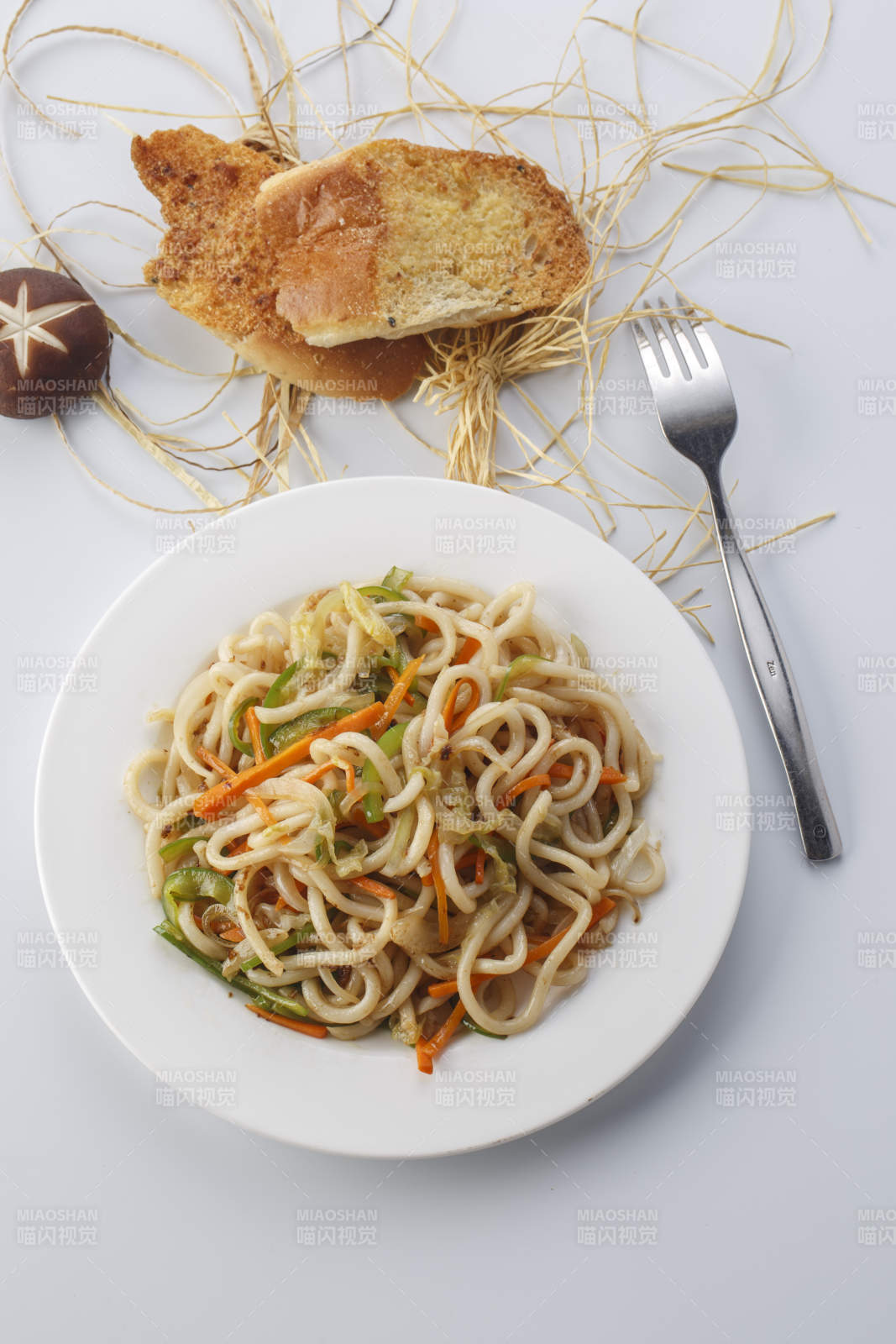 培根丝炒乌冬面图片