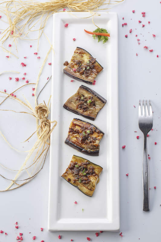 铁板刷酱2烤茄片图片