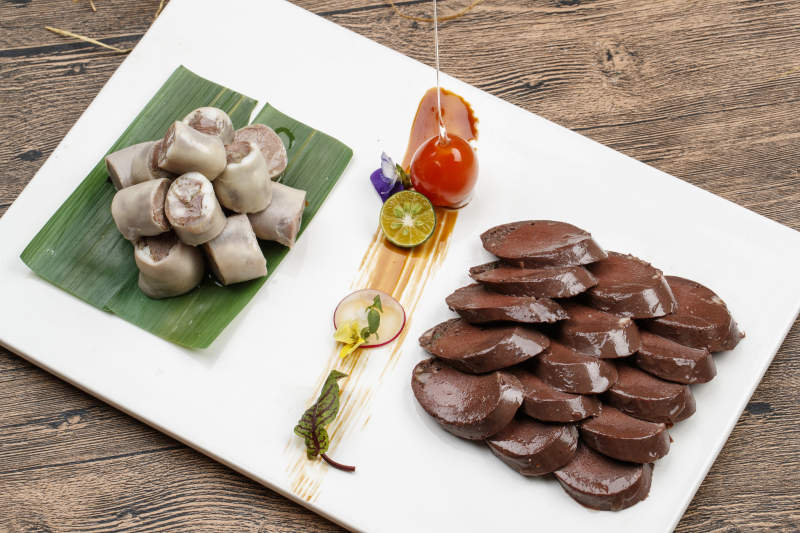 蒙餐红白肠血拼图片