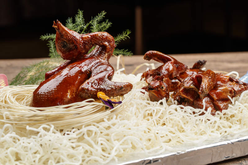 港式烧腊乳鸽图片