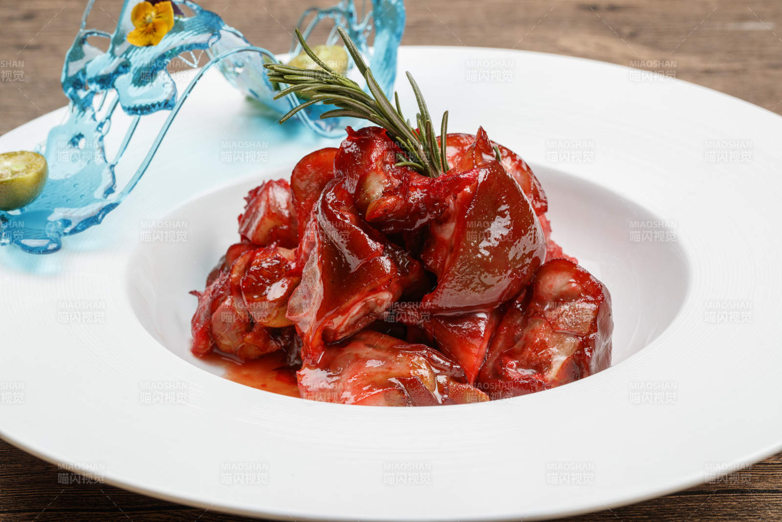 海派本帮菜传统酱猪脚图片