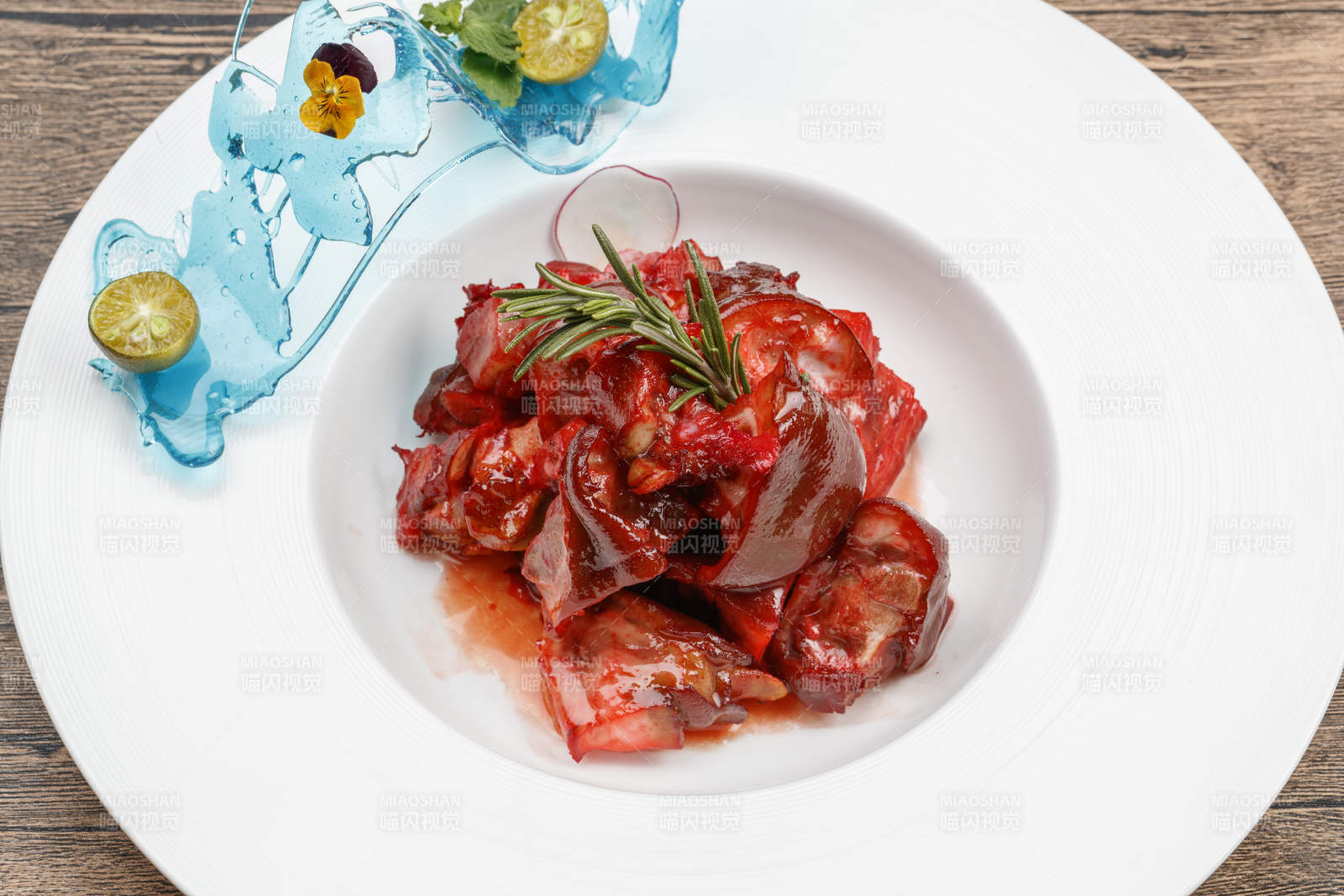 海派本帮菜传统酱猪脚图片