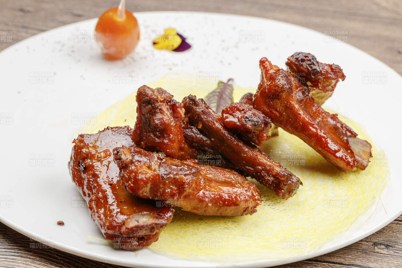 蜜汁烧腊排骨图片
