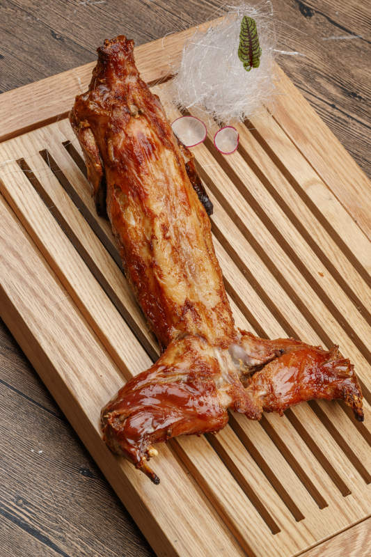 香酥炭烤兔图片
