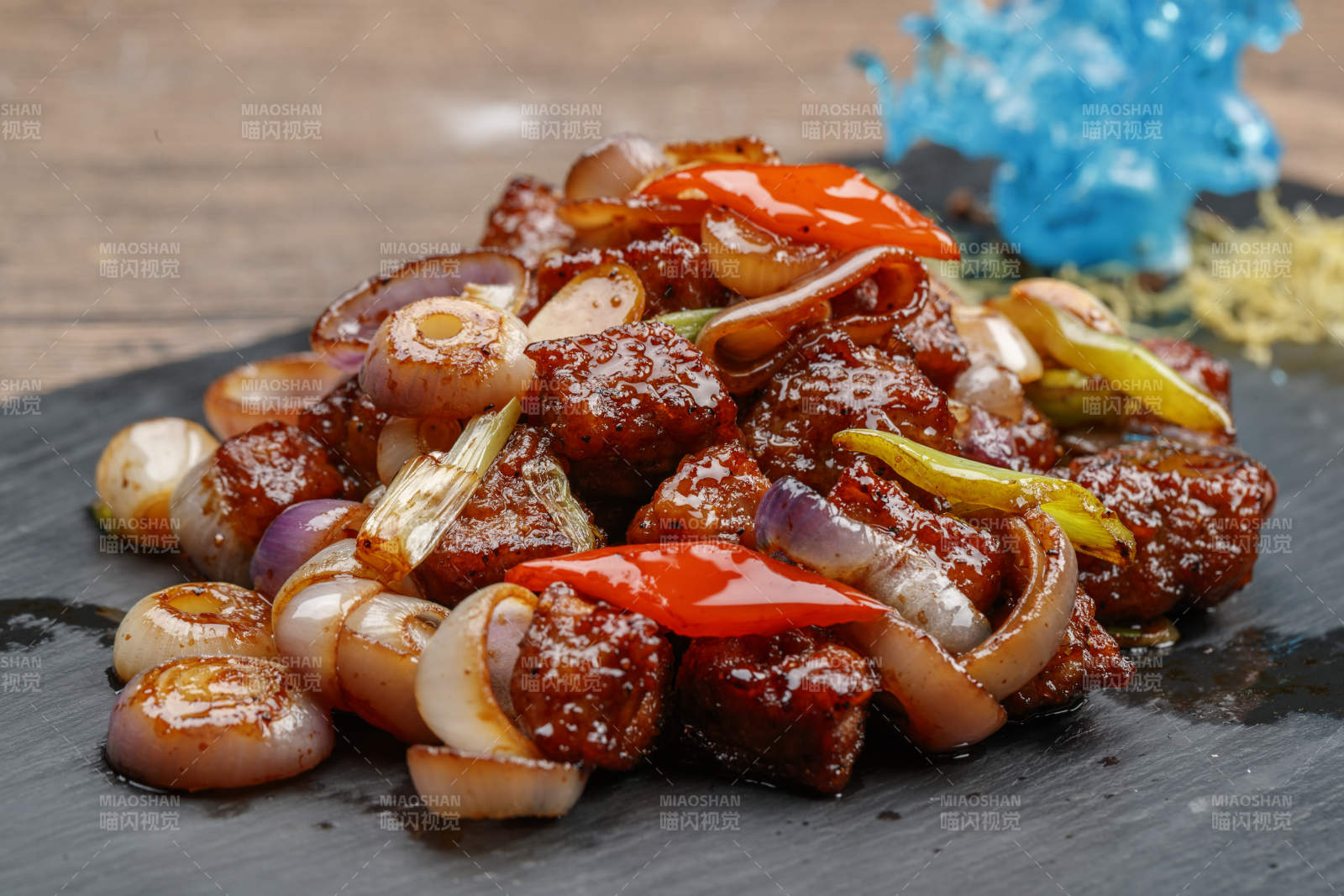 小洋葱黑椒牛仔粒图片