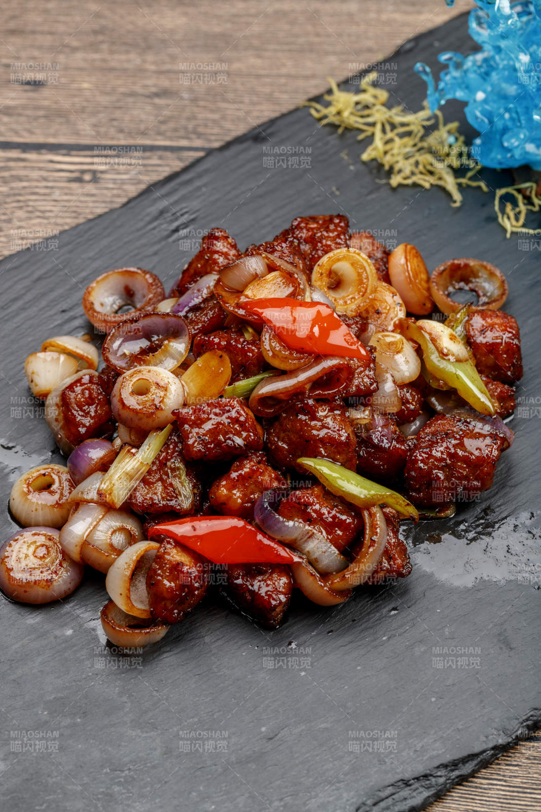 小洋葱黑椒牛仔粒图片