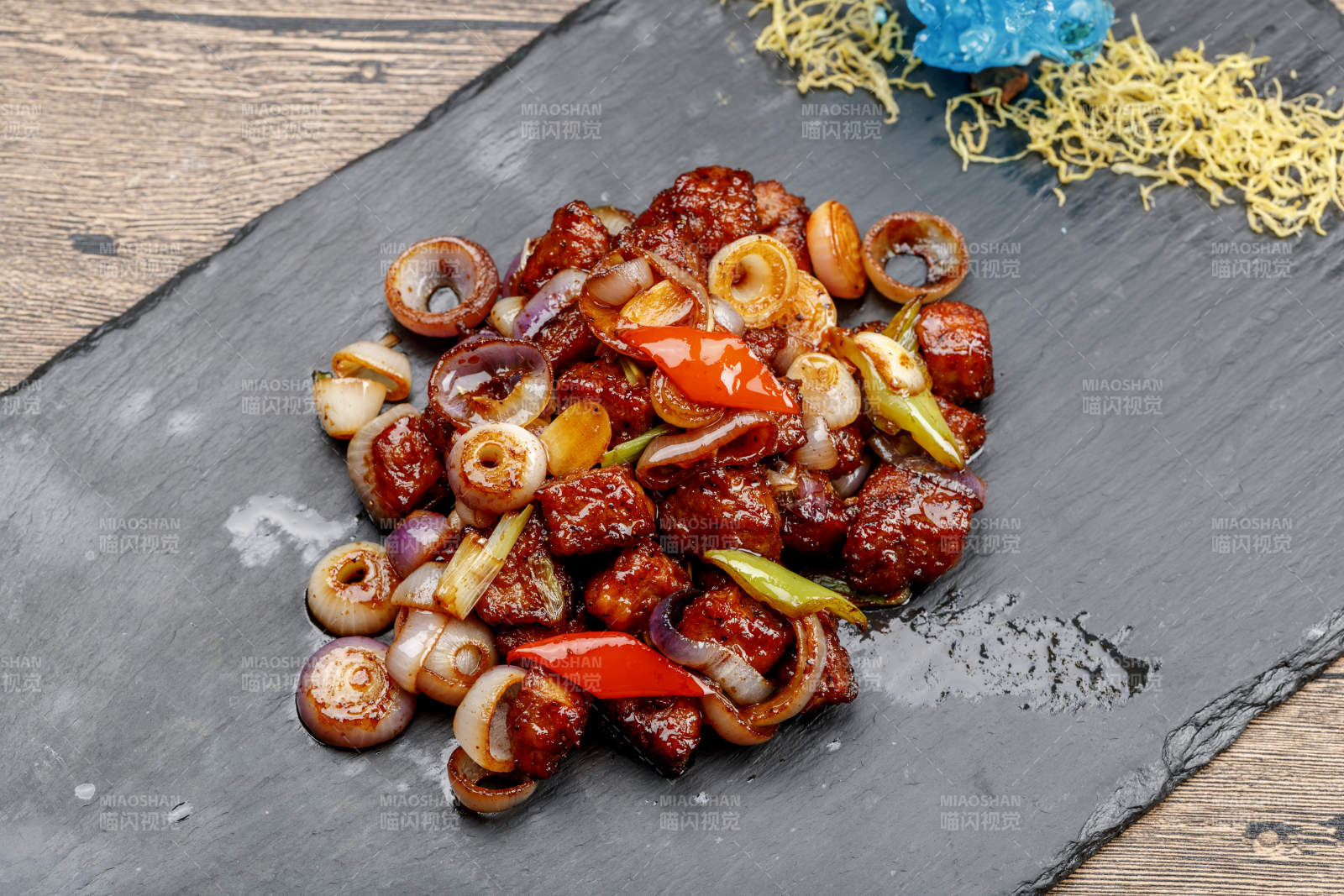 小洋葱黑椒牛仔粒图片