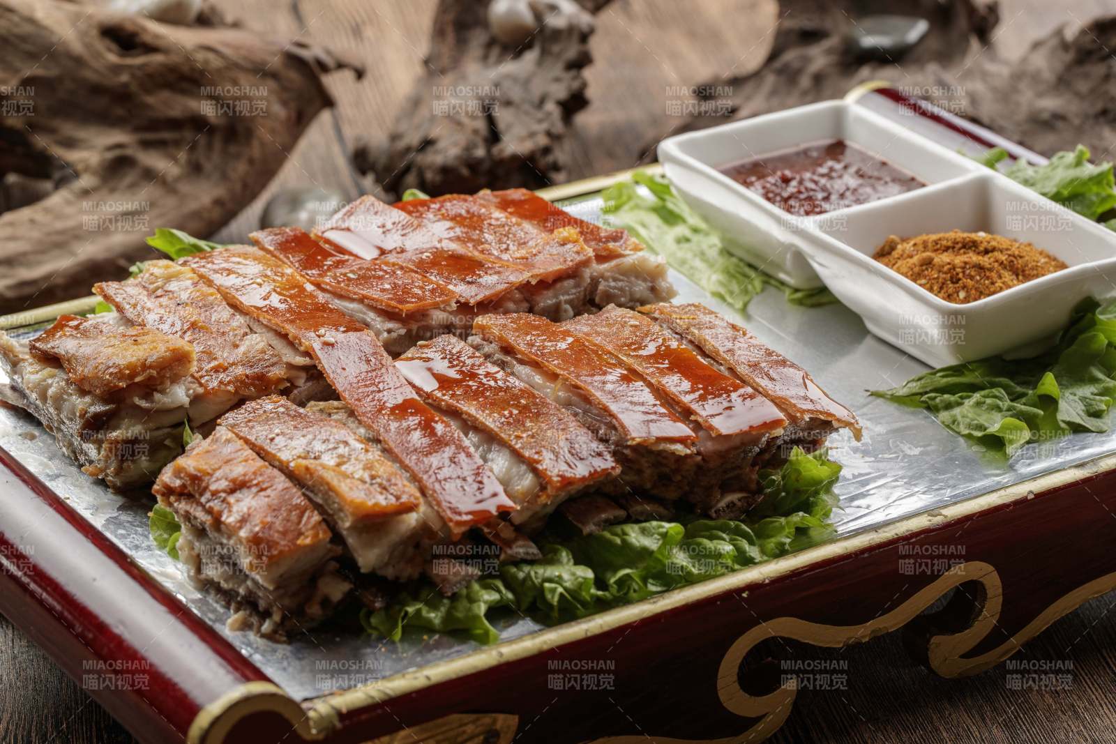 蒙餐炭火烤羊排图片