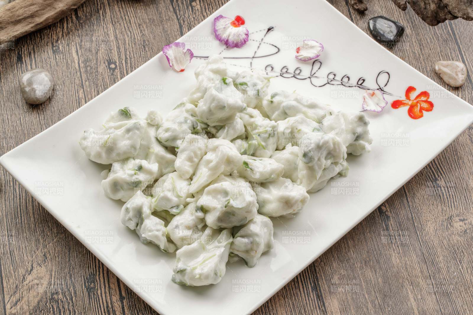 香椿芽炒飞龙图片