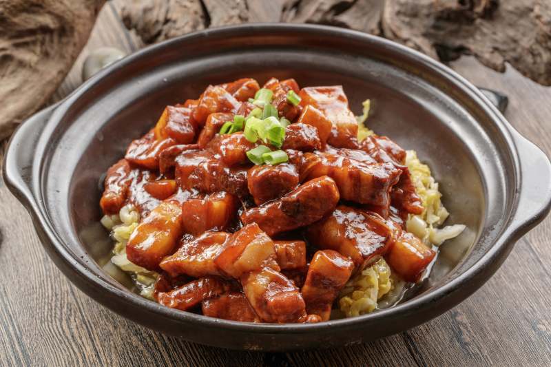 砂锅红烧肉卤肉包菜丝图片
