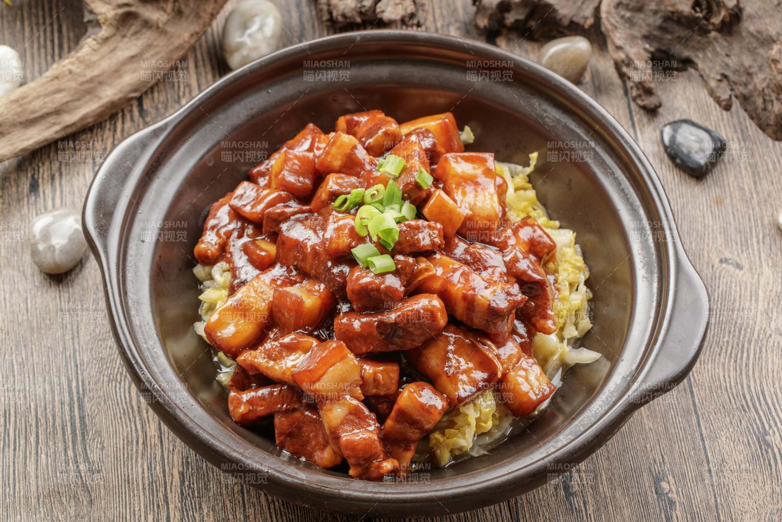 砂锅红烧肉卤肉包菜丝图片