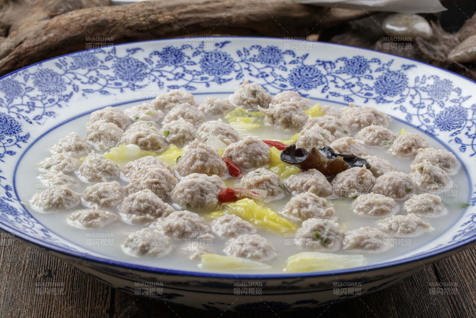 砂锅牛肉粒焗长山药图片