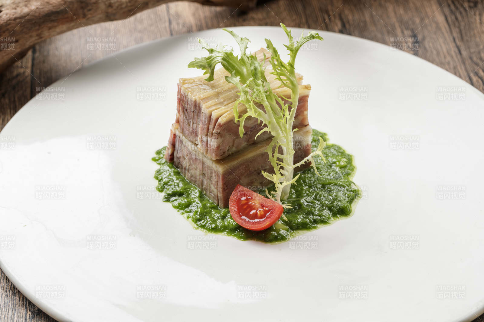 小驴肉配鲜野韭菜花酱图片