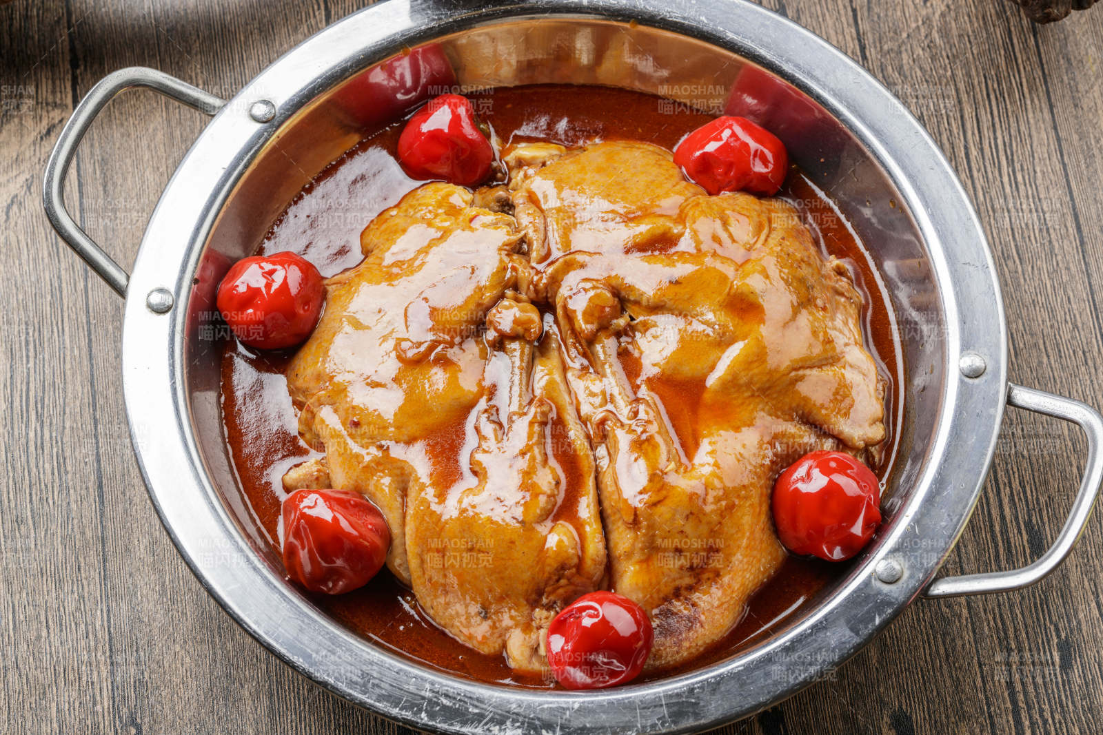 浇汁红焖肘子图片