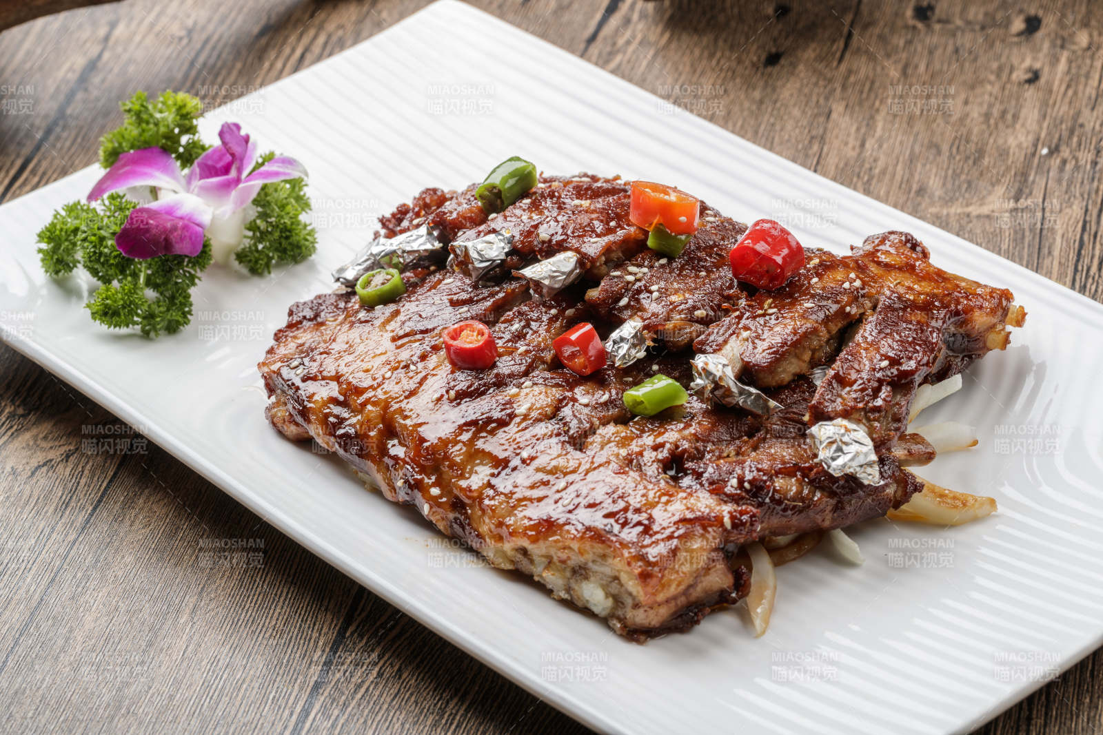 酱香猪肋排酱排骨图片