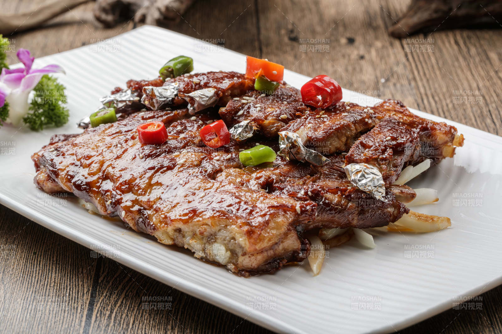 酱香猪肋排酱排骨图片